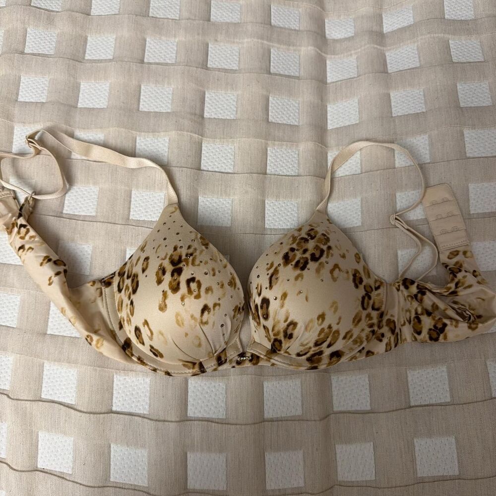 NWOT Victoria’s Secret Leopard print push up bra